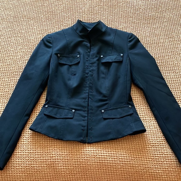 Fabulous Elie Tahari black jacket w/great lines&stitch detail & hook&eye closure - Picture 11 of 16